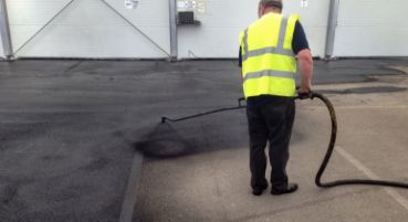 Asphalt Sealcoating